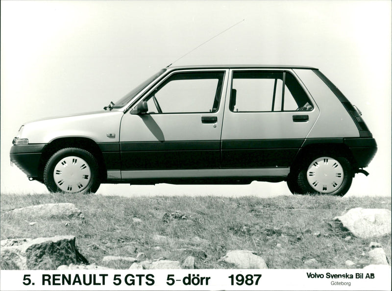 Renault 5 GTS - Vintage Photograph