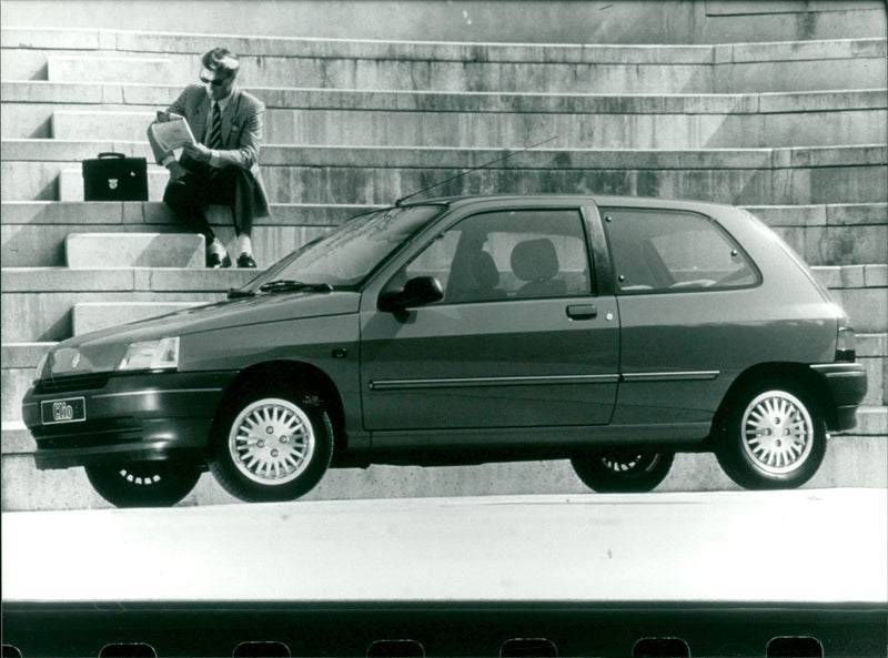 Renault Clio - Vintage Photograph