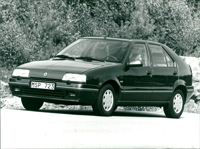 Renault R19 - Vintage Photograph