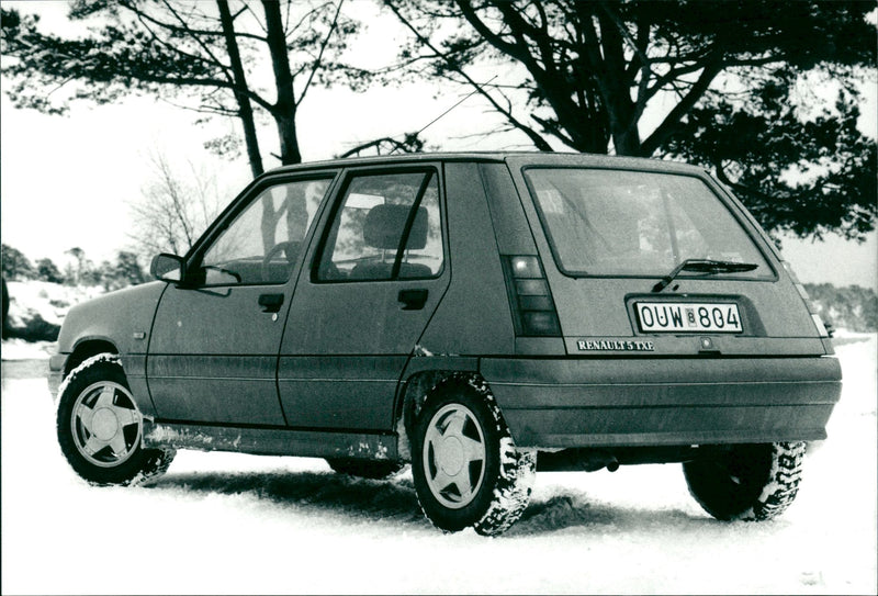 Renault R5 TXE - Vintage Photograph