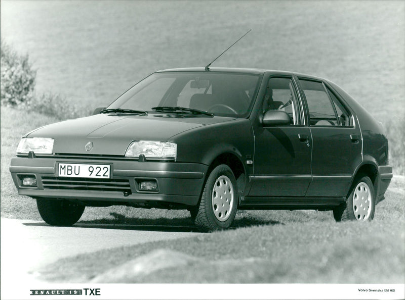 Renault TXE - Vintage Photograph