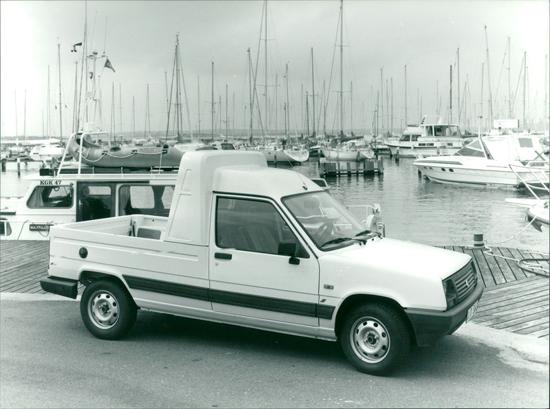 Renault Express Pickup - Vintage Photograph