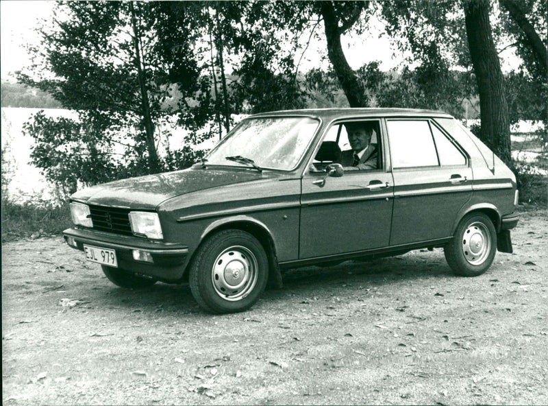 Peugeot 104 SR - Vintage Photograph