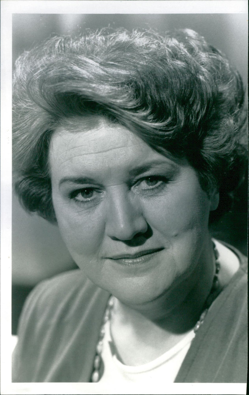 Patricia Routledge - Vintage Photograph