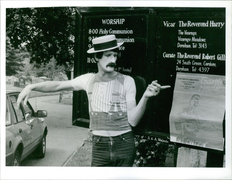 SMITH ROBERT CONCERT - Vintage Photograph