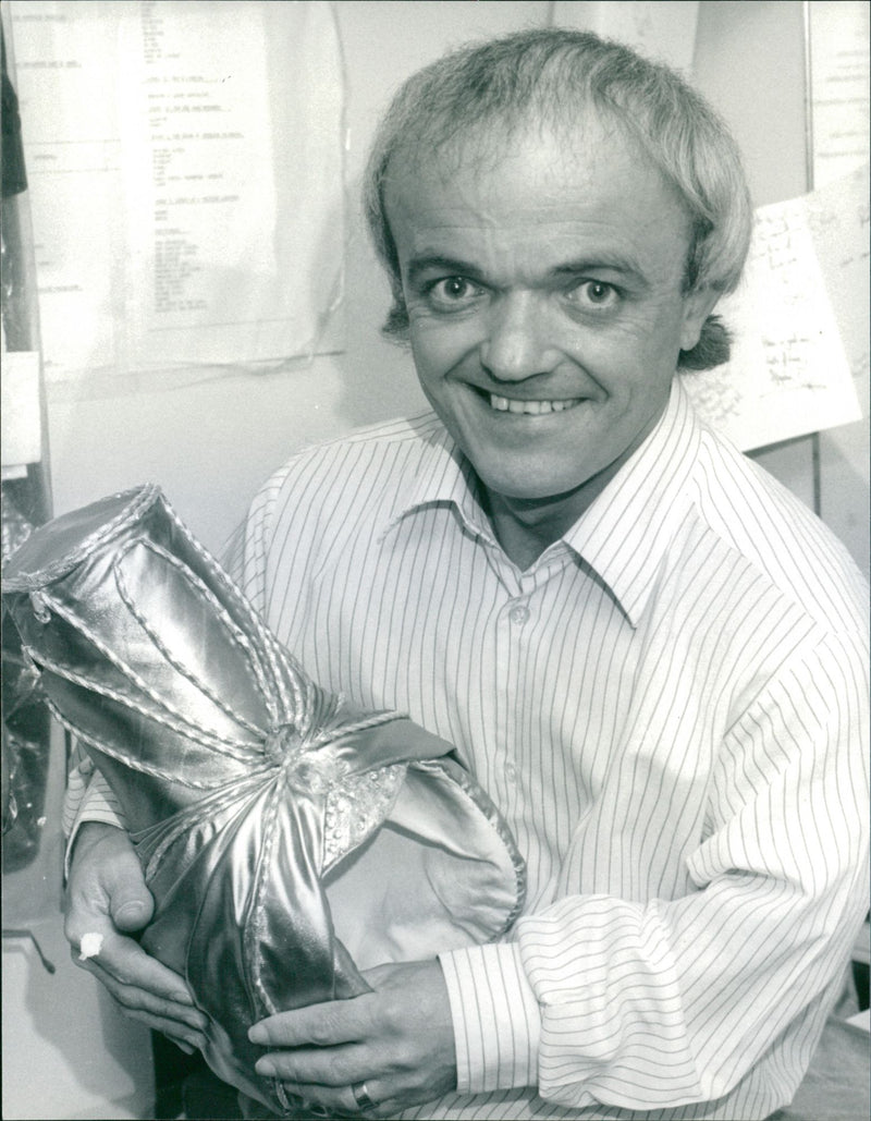 1988 PIA MUSIC CAREER - Vintage Photograph