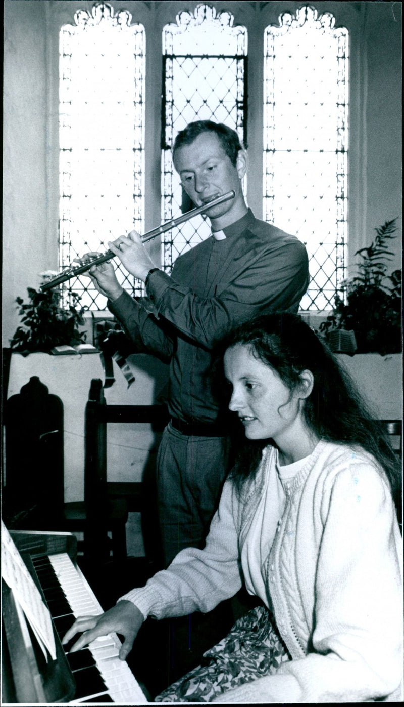 WIFE MUSIC ARTIST PETER - Vintage Photograph