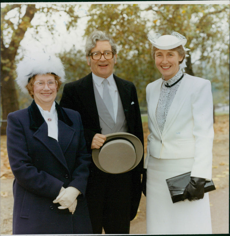 GRAHAM HEMMING PALACE MRS JUDITH SANDIFORD JACINTH BROOKE EDP QUEEN - Vintage Photograph