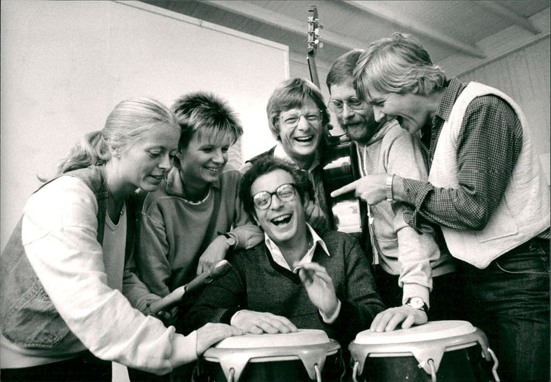 MUNVIGA music group - Vintage Photograph