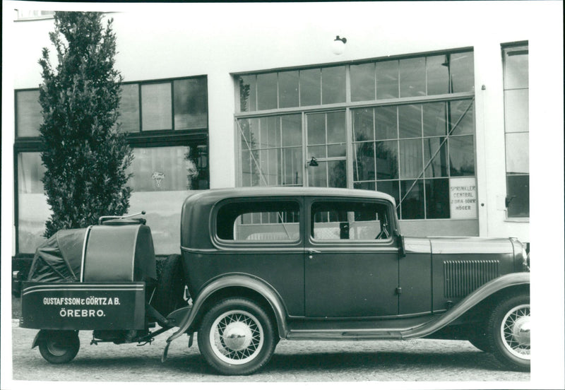 Gas-fuelled cars. Wood gas. - Vintage Photograph