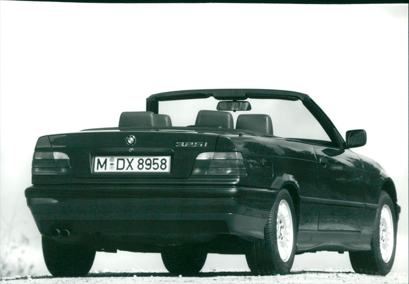 BMW 325 - Cabriolet - Vintage Photograph