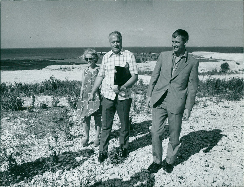 Prime Minister Camilla Odhnoff And Bengt Norling - Vintage Photograph