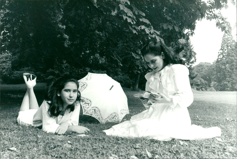 Dewi Sukarno and her daughter Kartika in the Bagatelle park - Vintage Photograph