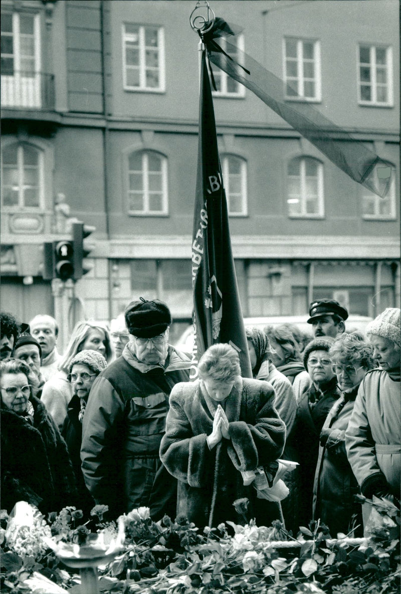 Prime Minister's of Sweden Olof Palme's death - murder scene - Vintage Photograph