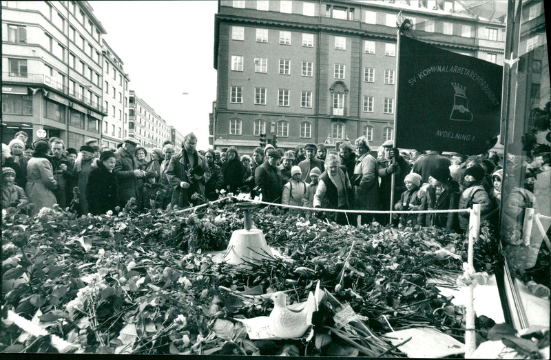 Prime Minister's of Sweden Olof Palme's death - murder scene - Vintage Photograph