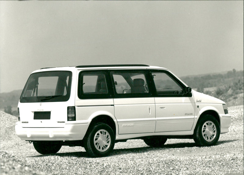 Cars: Chrysler Voyager - Vintage Photograph