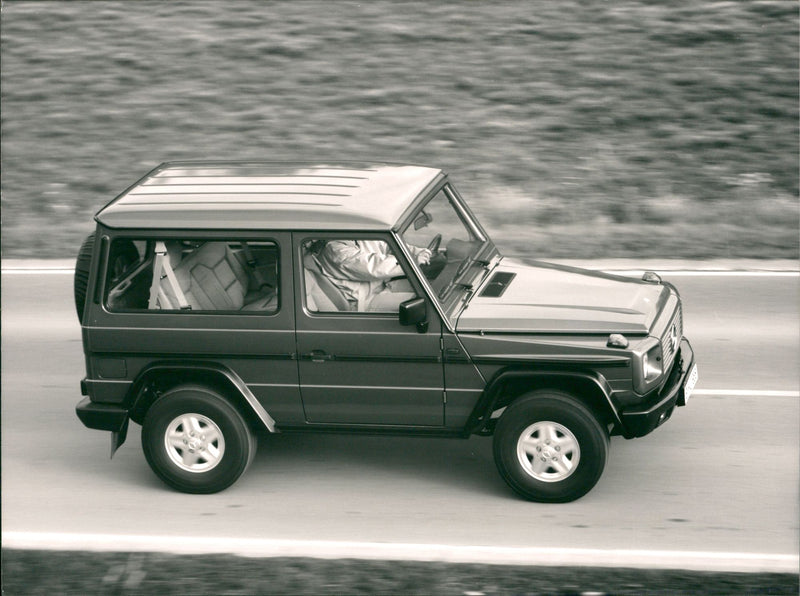 Mercedes-Benz 250 GD, 300 GD, 230 GE, 300 GE - Vintage Photograph