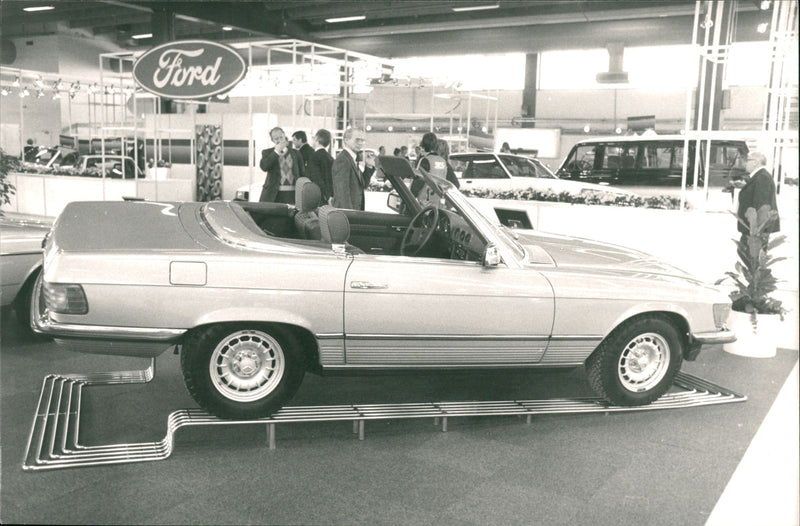 Mercedes Benz 380SE - Vintage Photograph