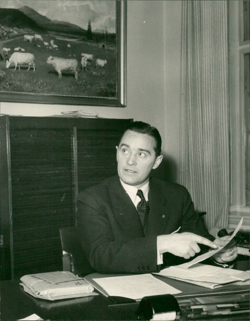 Right-wing politician Nils Agerberg points to paper - Vintage Photograph