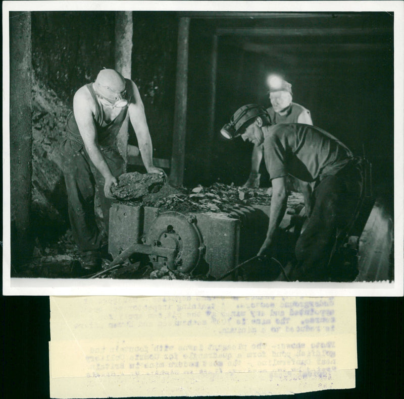 Scotland's Wonder Mine. - Vintage Photograph