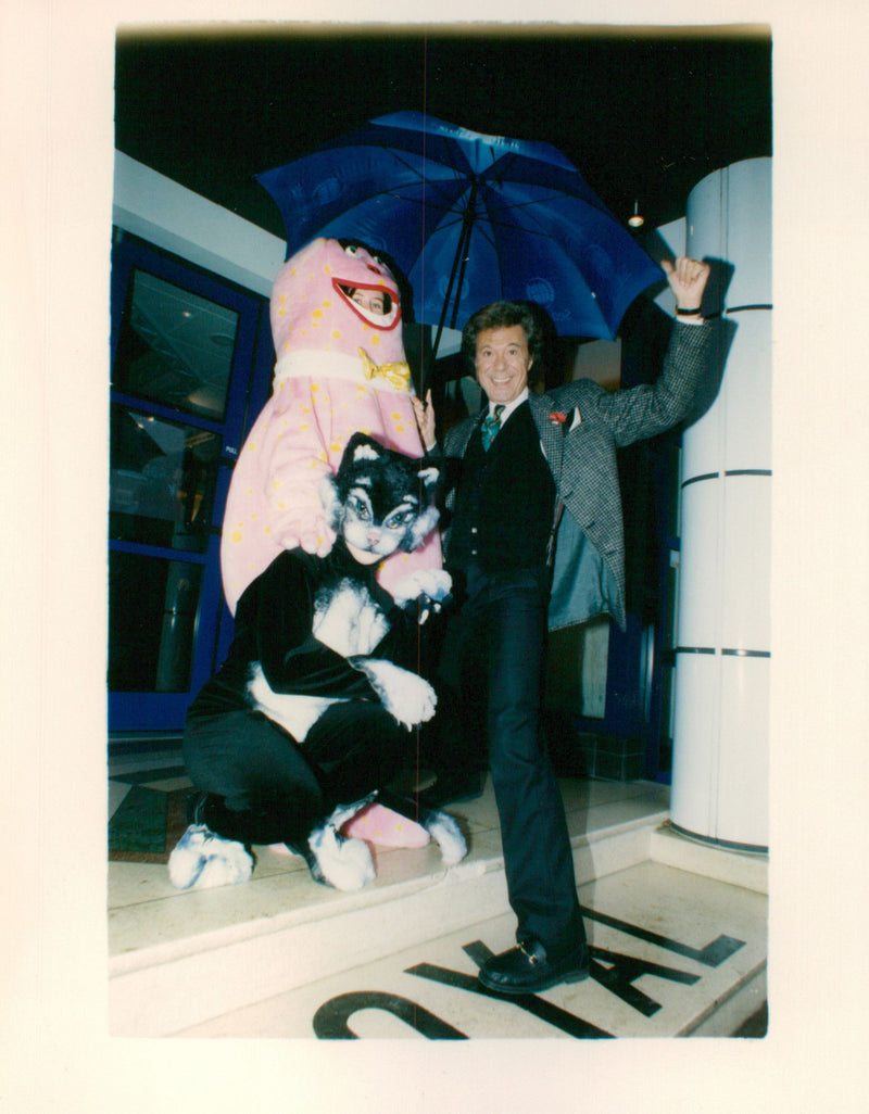 Lionel Blair, star of Dick Whittington, with his cat and Mr Blobbo at the Theatre Royal. - Vintage Photograph