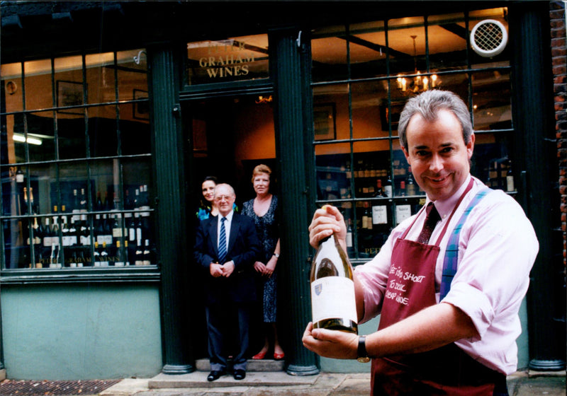 Peter Graham Wines in Norwich. - Vintage Photograph