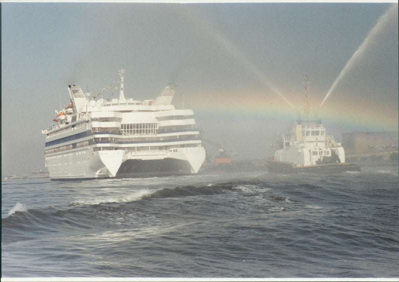 Cunarder Queen Elizabeth 2 and Statue of Liberty. - Vintage Photograph