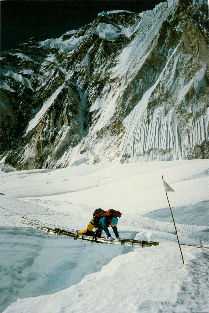 Expedition & Research travel - Vintage Photograph