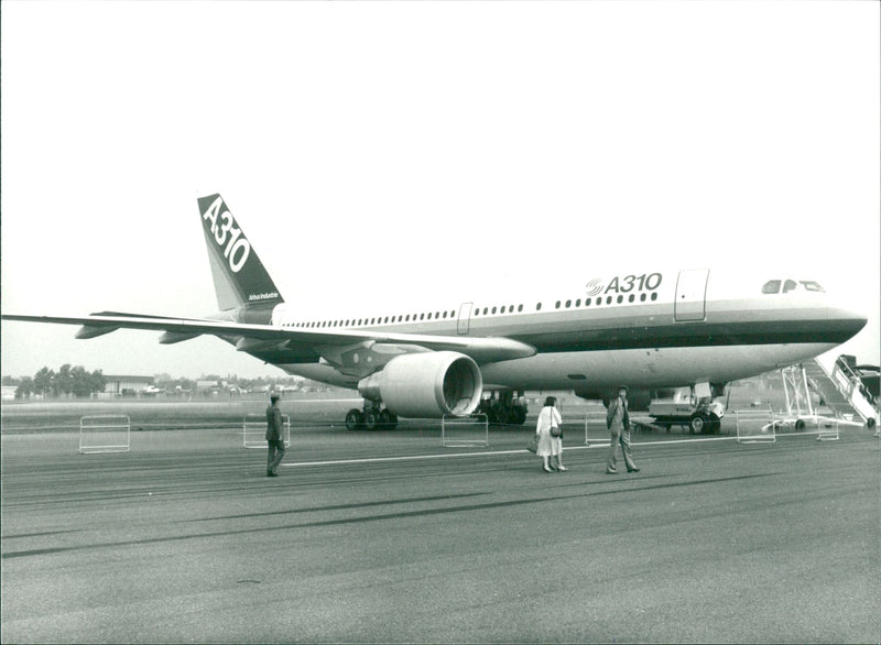 Real FLYG Business Flight - Vintage Photograph