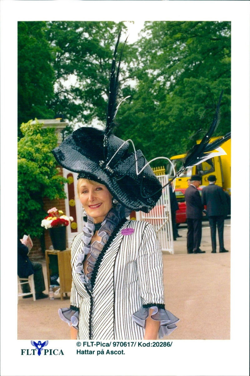 90's fashion - hat at Ascot - Vintage Photograph