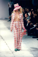 Andrew Groves: London Fashion Week Spring-Summer 1999. - Vintage Photograph