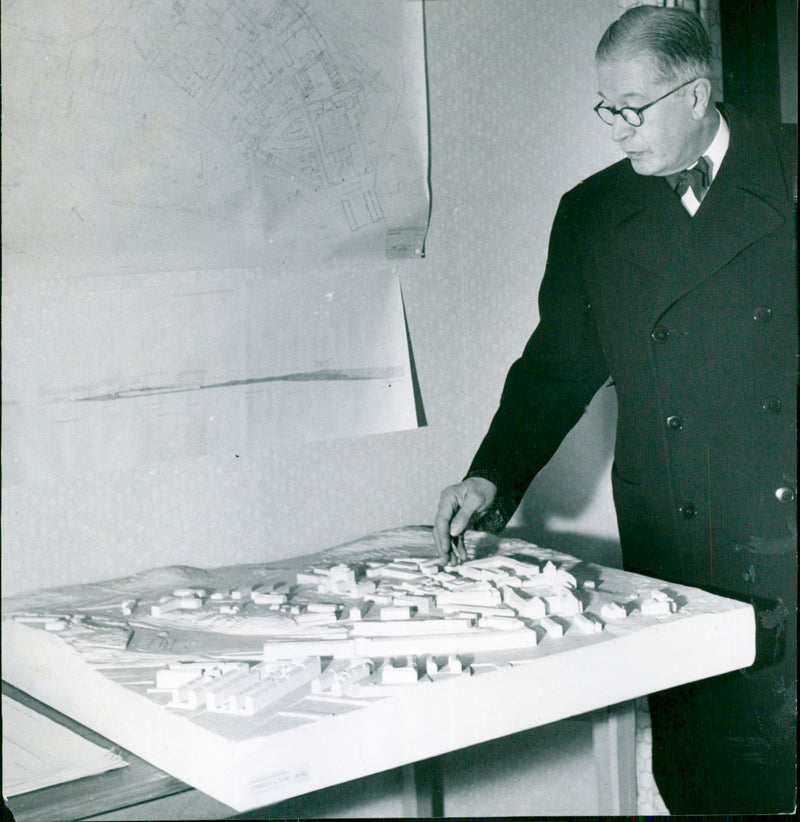 Prof.Henrik Kreüger Looks at the Model of the University of Technology - Vintage Photograph