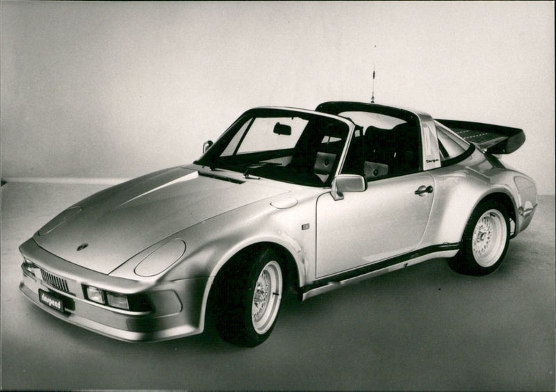 Rinspeed Porsche Eclipse 938 premiere at the Geneva Salon March 1982 - Vintage Photograph