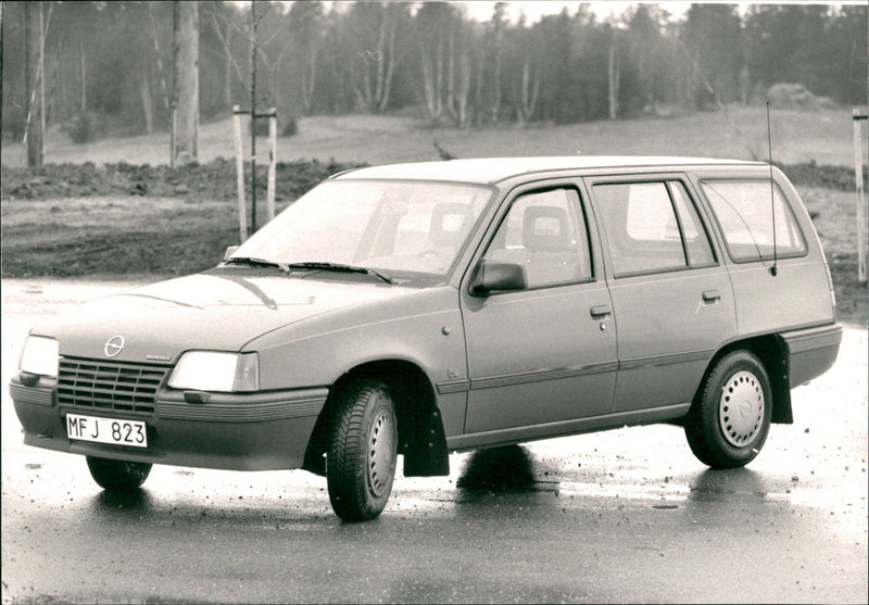 Opel cars, model: Kadett Caravan, model year: 1987 - Vintage Photograph