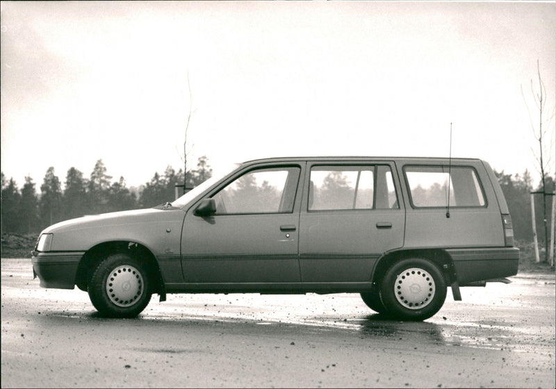 Opel cars, model: Kadett Caravan, model year: 1987 - Vintage Photograph