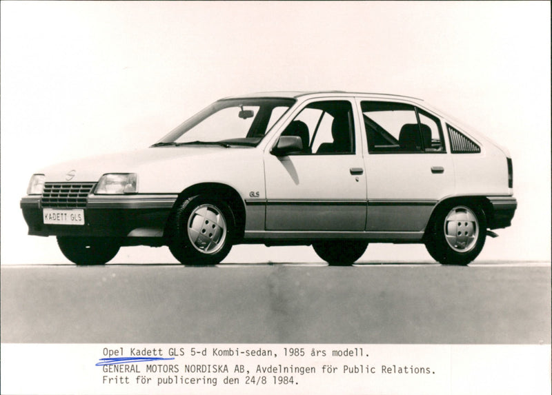 Opel cars, model: Kadett GLS 5-d Combi-Sedan, model year: 1985 - Vintage Photograph