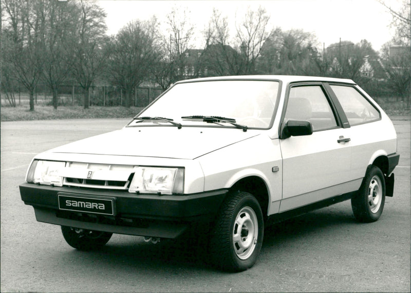 Lada Samara, Model 1987, The new front wheel driver is a paddle semi-combi with a 65 hp engine. - Vintage Photograph