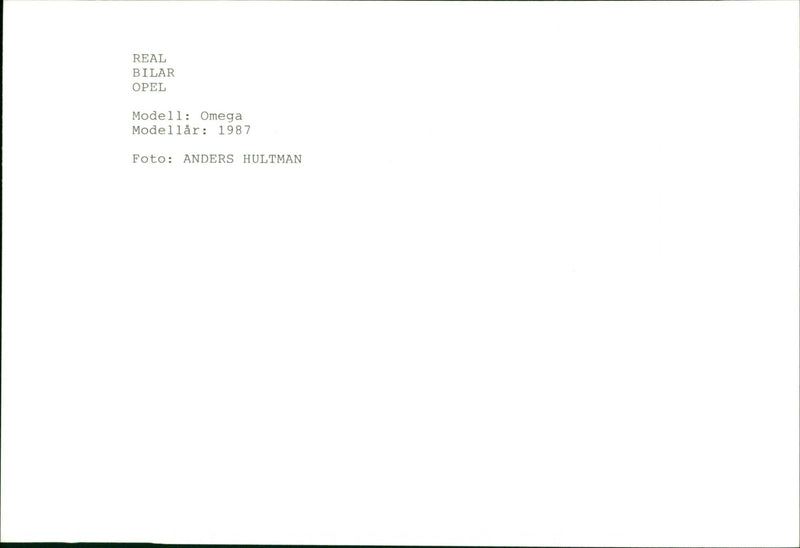 The cars: Opel Omega 1987 - Vintage Photograph