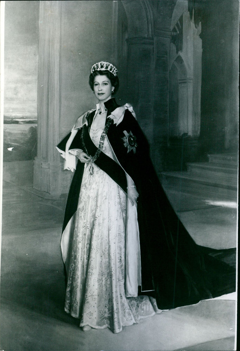 Painting of H.M Queen Elizabeth II painted by Sir William Hutchinson - Vintage Photograph