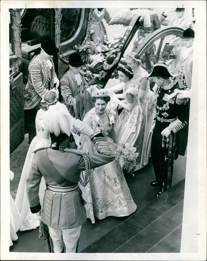 The coronation of Queen Elizabeth II - Vintage Photograph