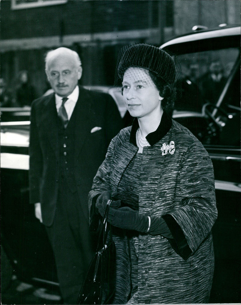 Queen Elizabeth II arriving at the King Edward VII Hospital to visit Mr. Macmillan to receive his resignation - Vintage Photograph