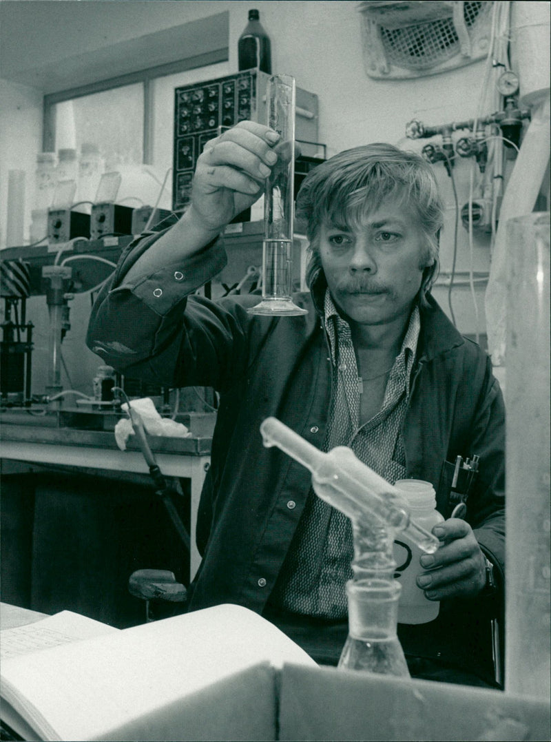 Nobel Industries, Ulf Wernström machinist at Nobel Chemi's treatment plant. - Vintage Photograph