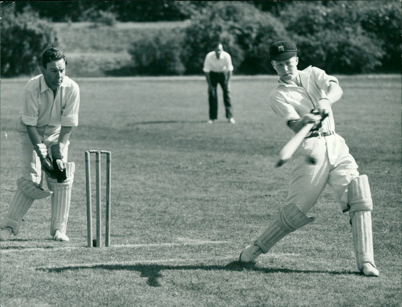 Cricket in Raw lambshov - Vintage Photograph