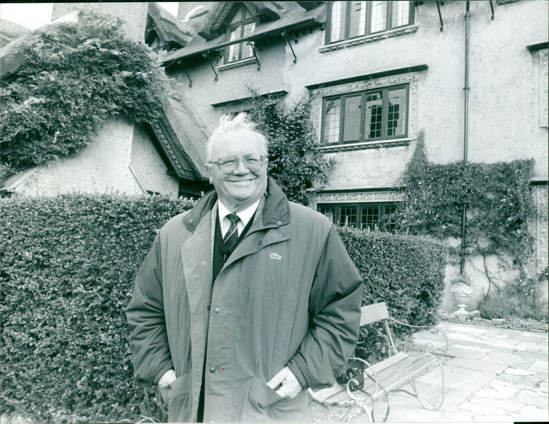 Harry Secombe - Vintage Photograph