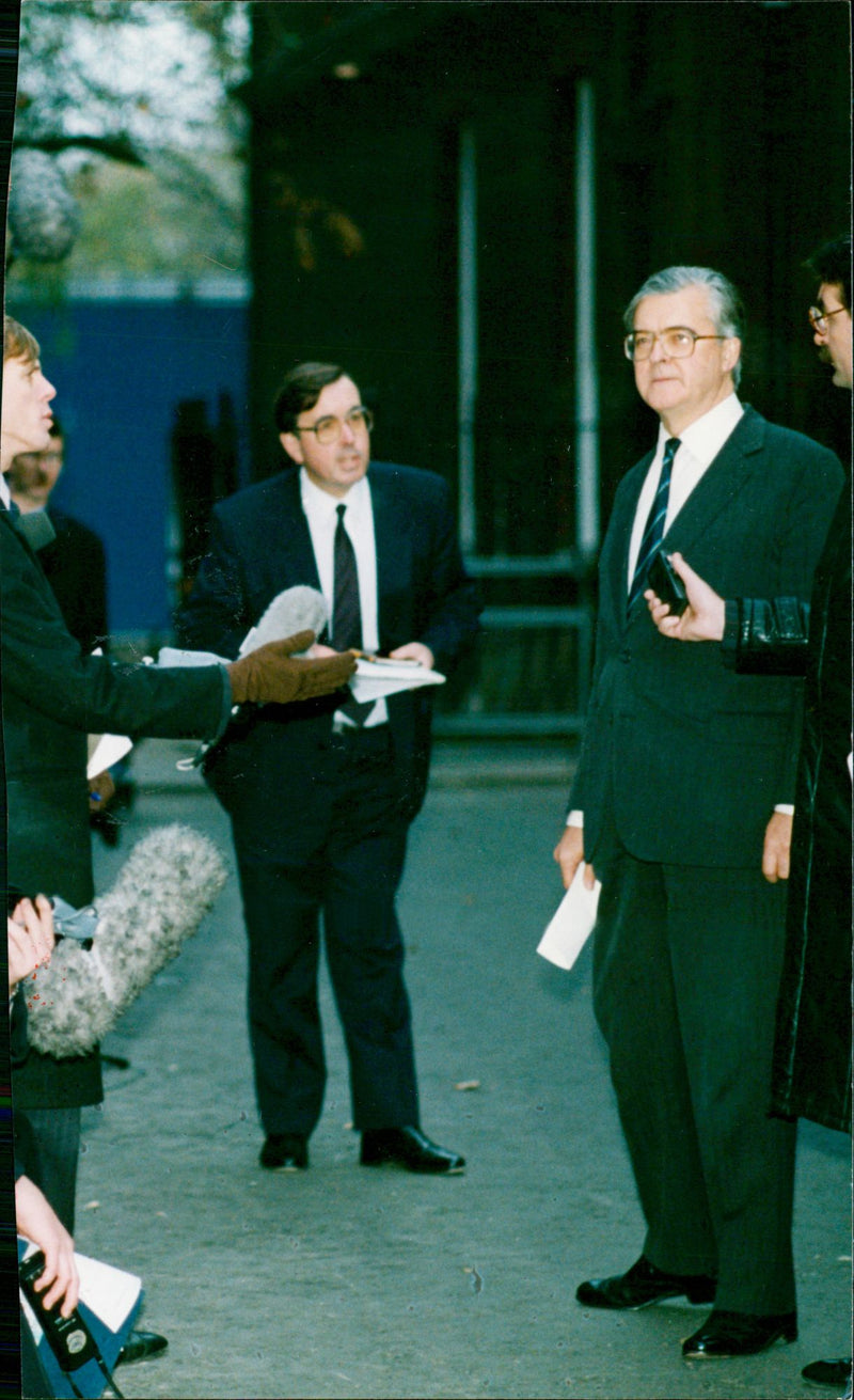 Kenneth Baker talks to the press outside 10 Downing Street - Vintage Photograph