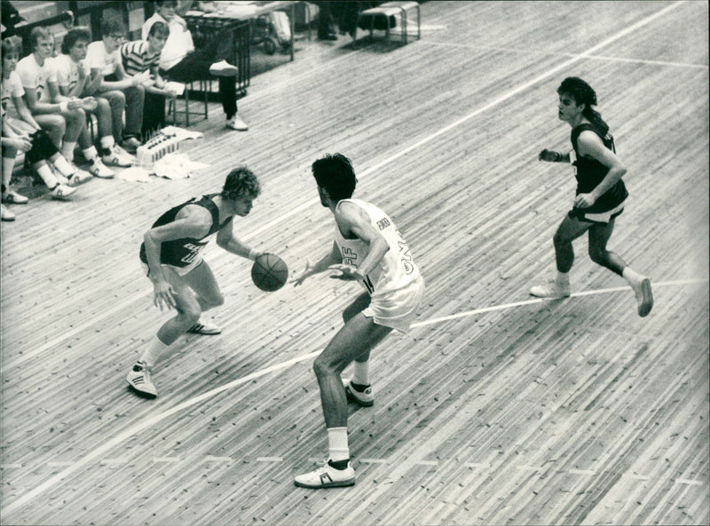 Basketball players in action - Vintage Photograph