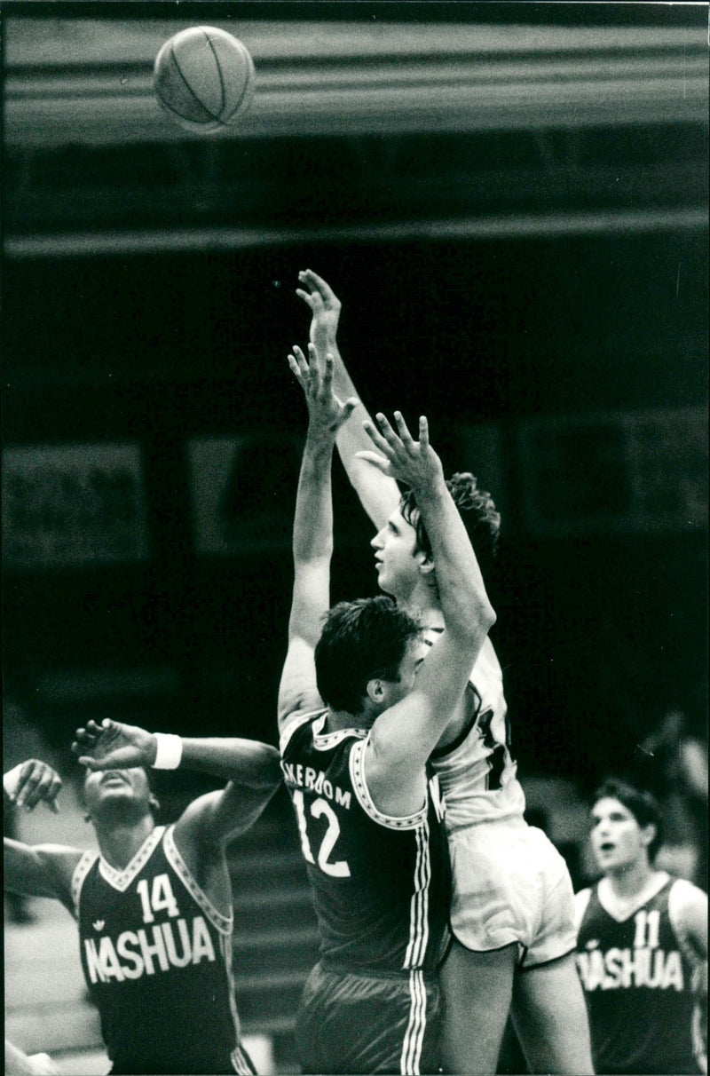 Candian Basketball player Gerald Kazanowski in action - Vintage Photograph