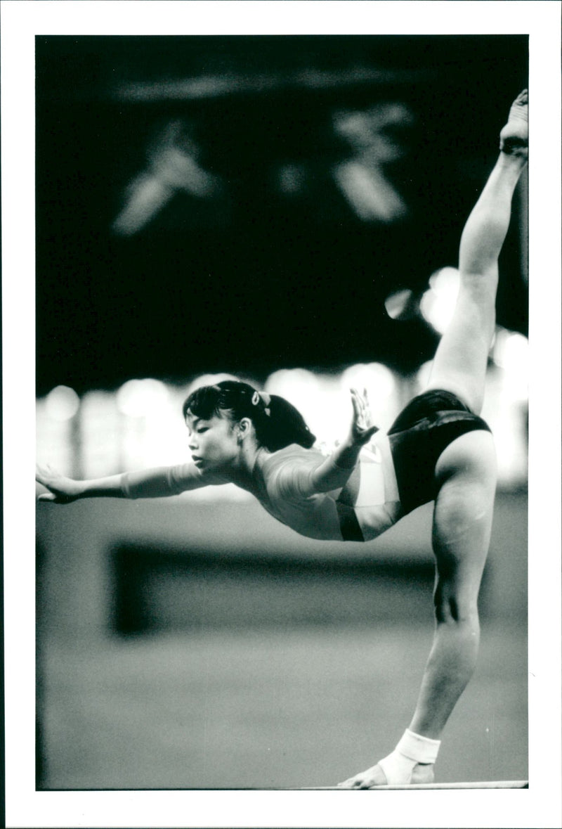 Olympic Games 1992 in Barcelona, Gymnastics team competition, Bo Yang from China. - Vintage Photograph