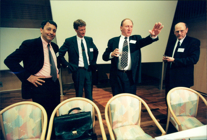 1999 SAMI MLAR TROGED TRAVELERS SIGNATURE DRIVER SWEDEN ENGLAND - Vintage Photograph