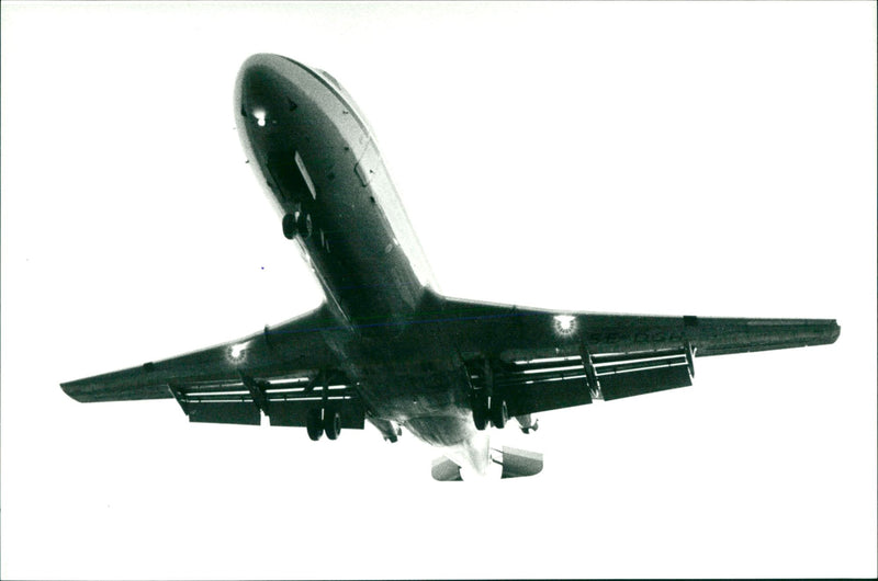 Linjeflyg, Fokker f 28. - Vintage Photograph